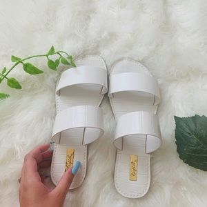 🤍White Sandals🤍